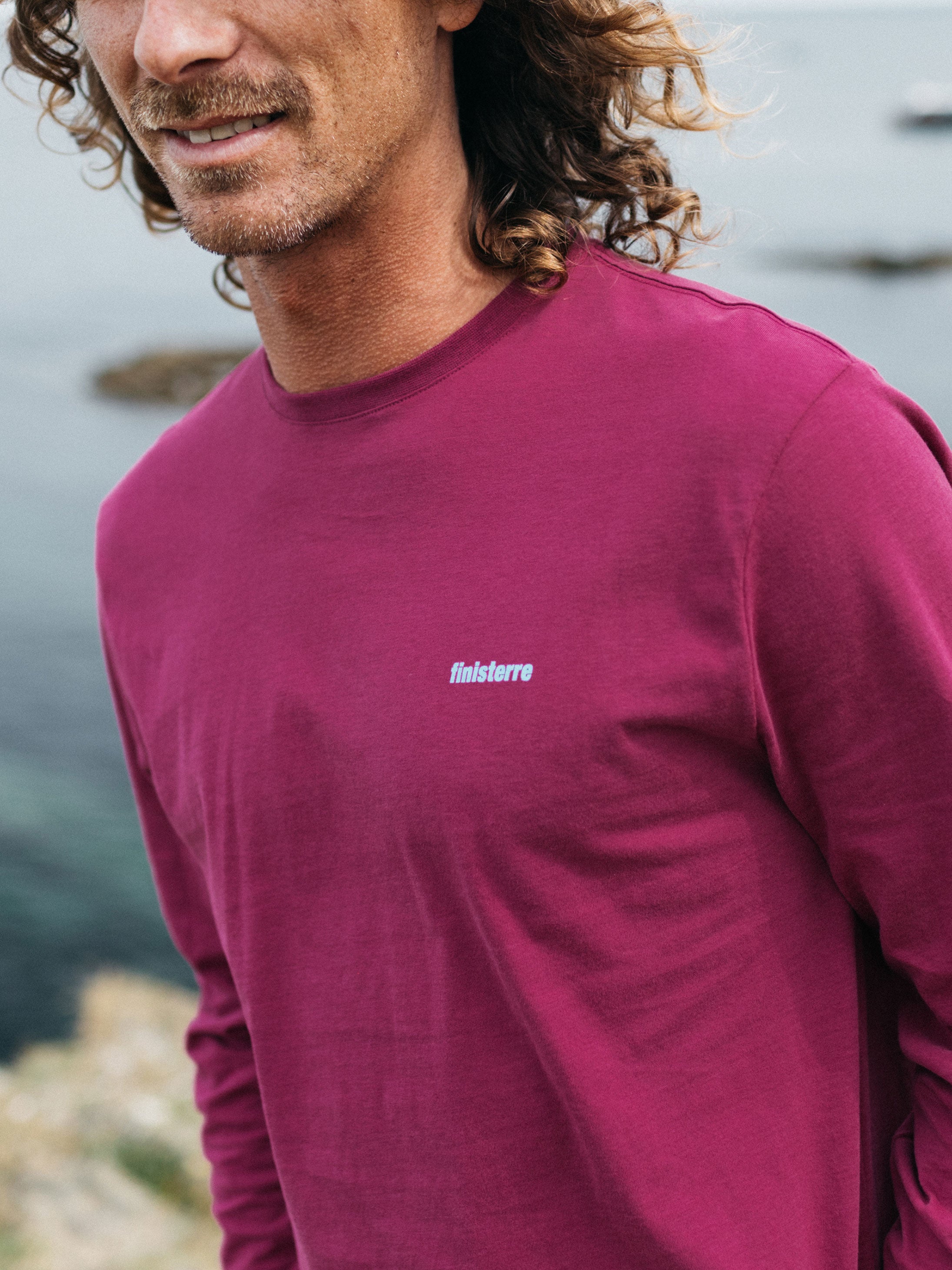 Men's Harlyn Logo Long Sleeve T-Shirt in Mulberry | Finisterre