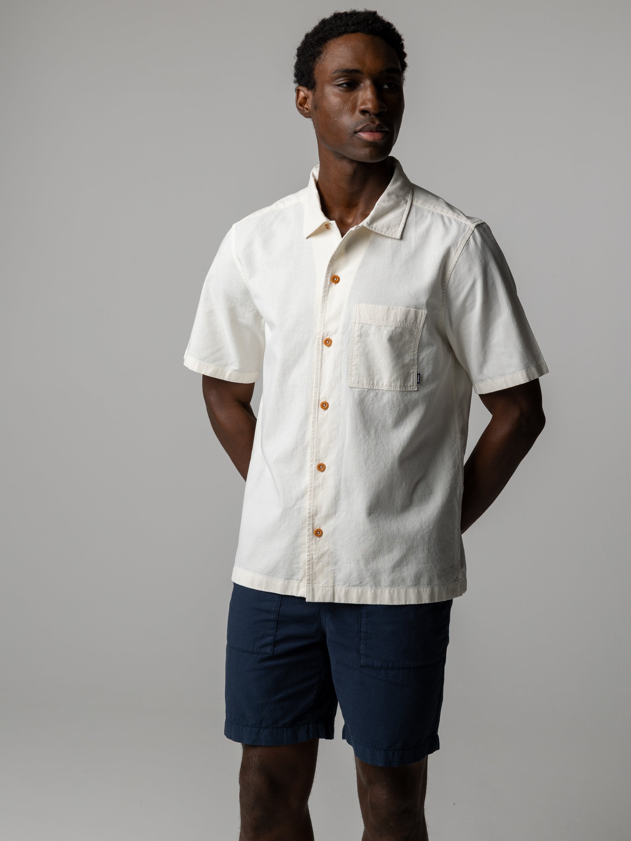 Men's Hemp Short Sleeve Shirt in Ecru - Hendra | Finisterre