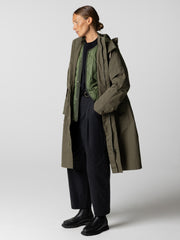 Amy Powney + Finisterre – Lange, wasserdichte Damenjacke