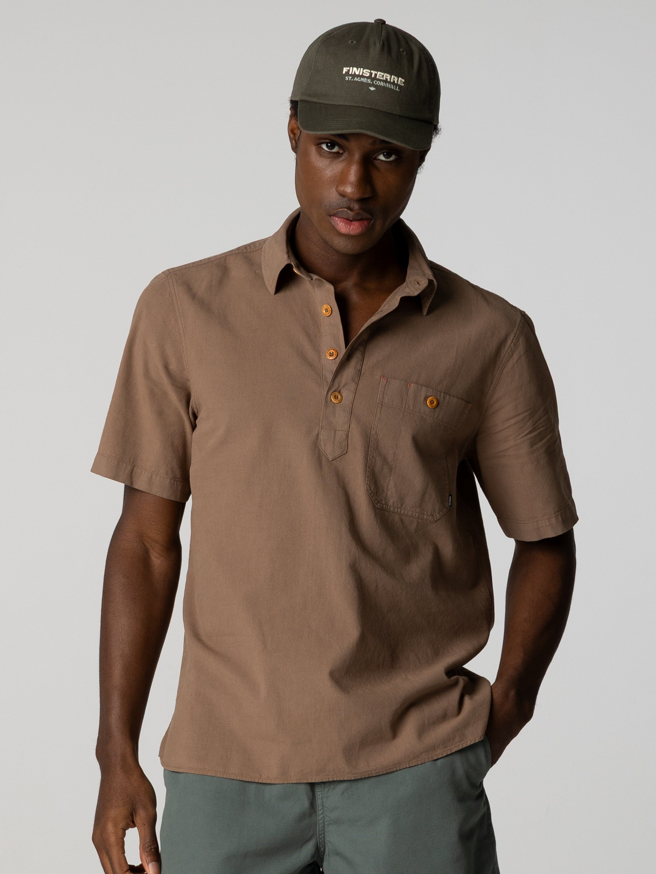 Men's Hemp Short Sleeve Shirt in Brown - Hendra | Finisterre