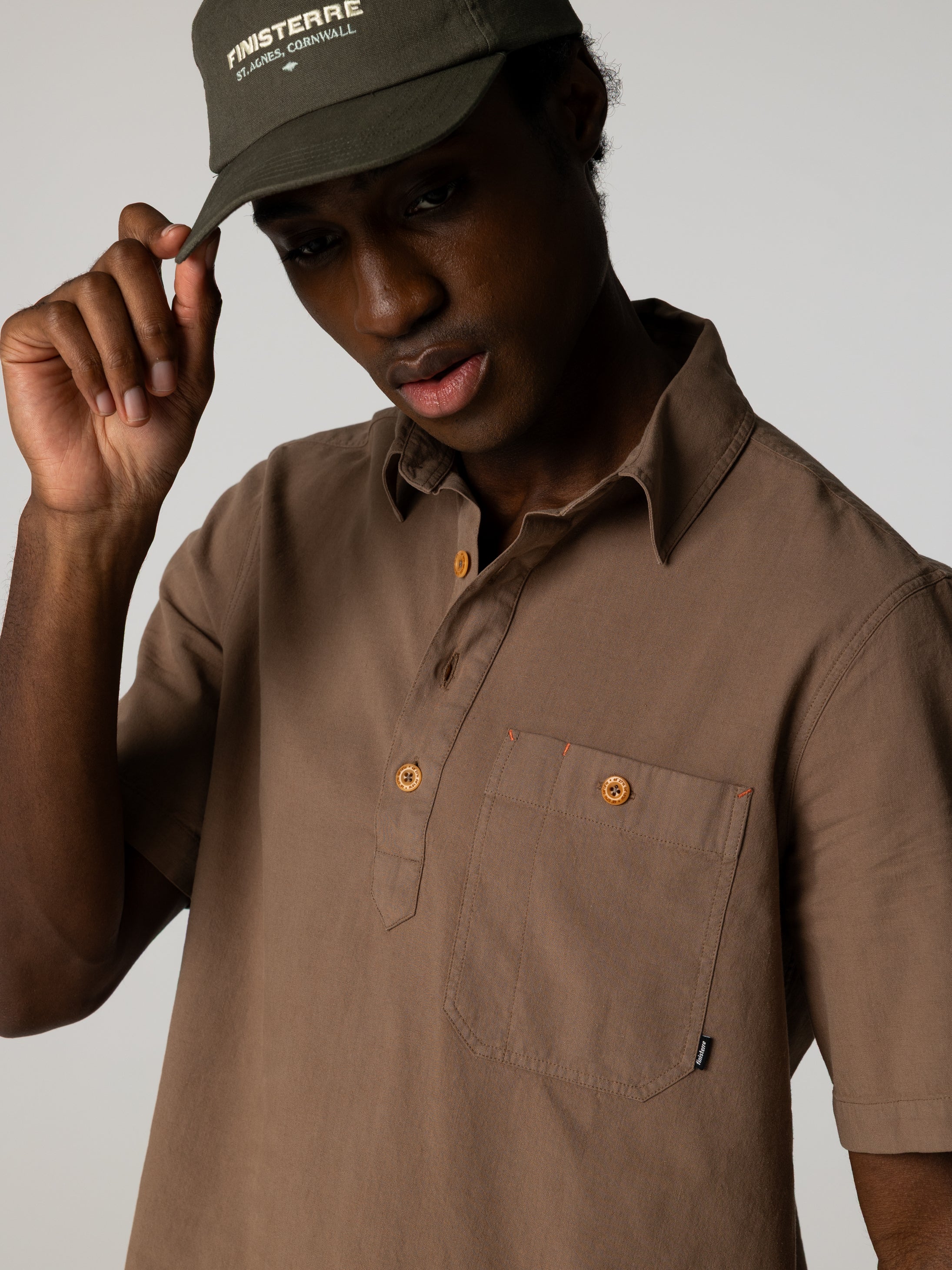 【出品5/9まで】2022ss Viscose Hemp Round Shirt Men's Hemp Short Sleeve Shirt in Brown - Hendra | Finisterre