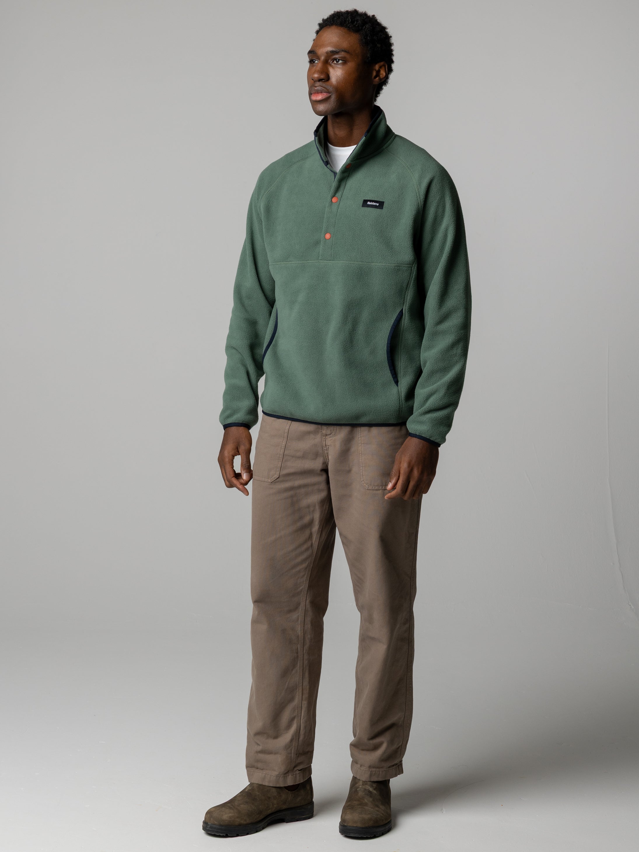 Men's Recycled 1/4 Fleece in Green - Axiom | Finisterre