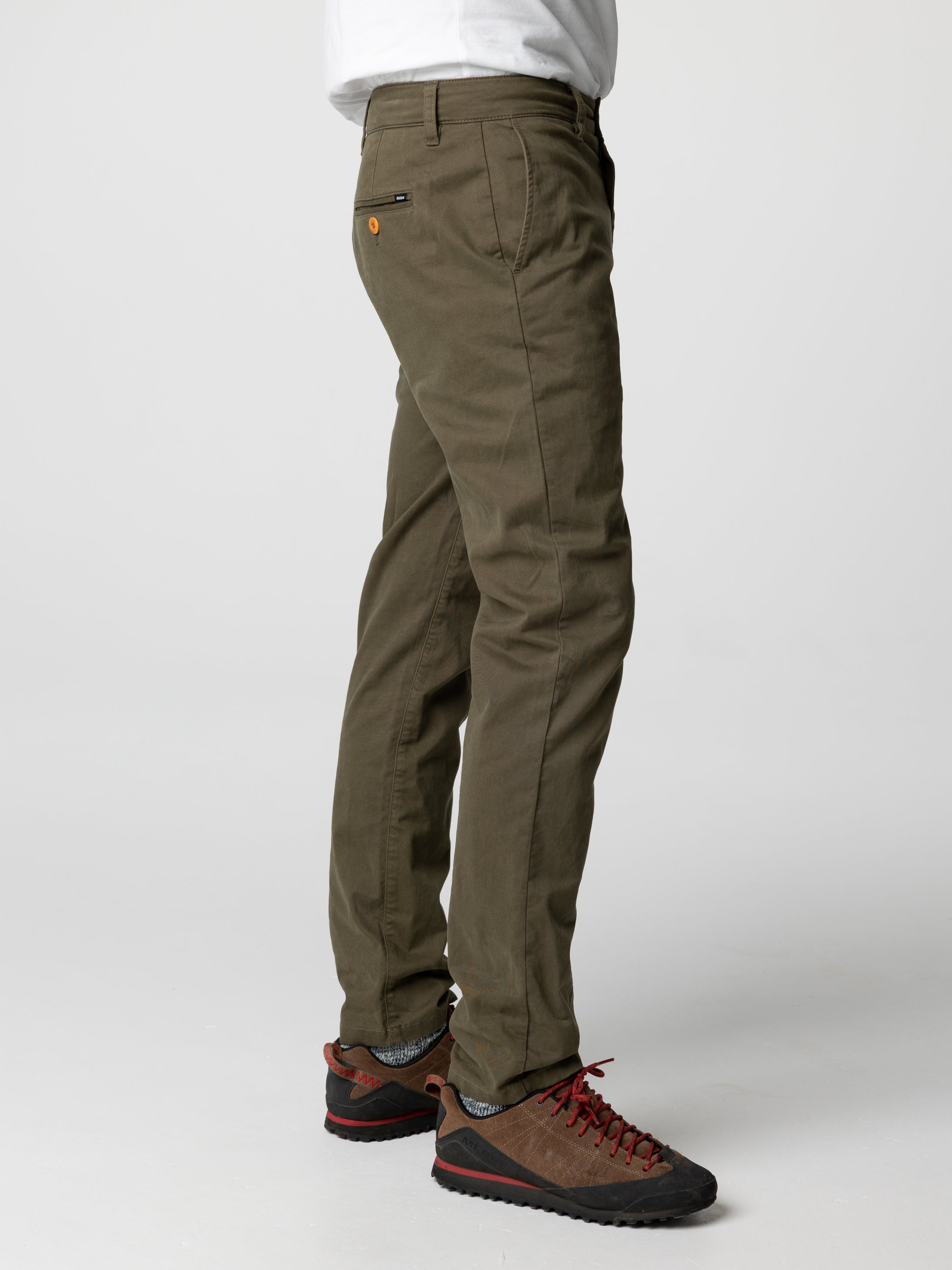 Men's Rincon Slim Fit Chino in Olive | Finisterre