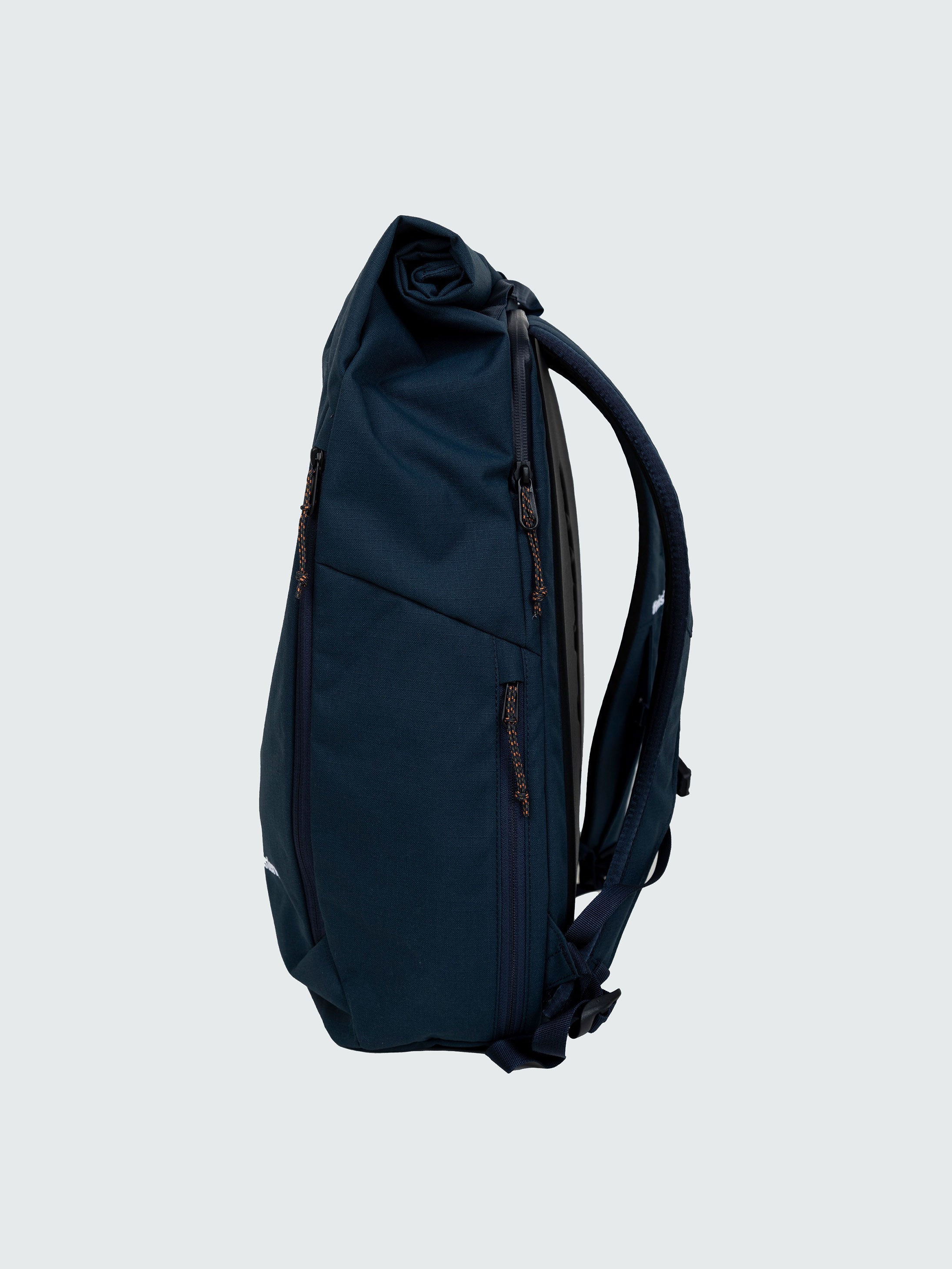 Nautilus 23L Backpack in Navy | Finisterre
