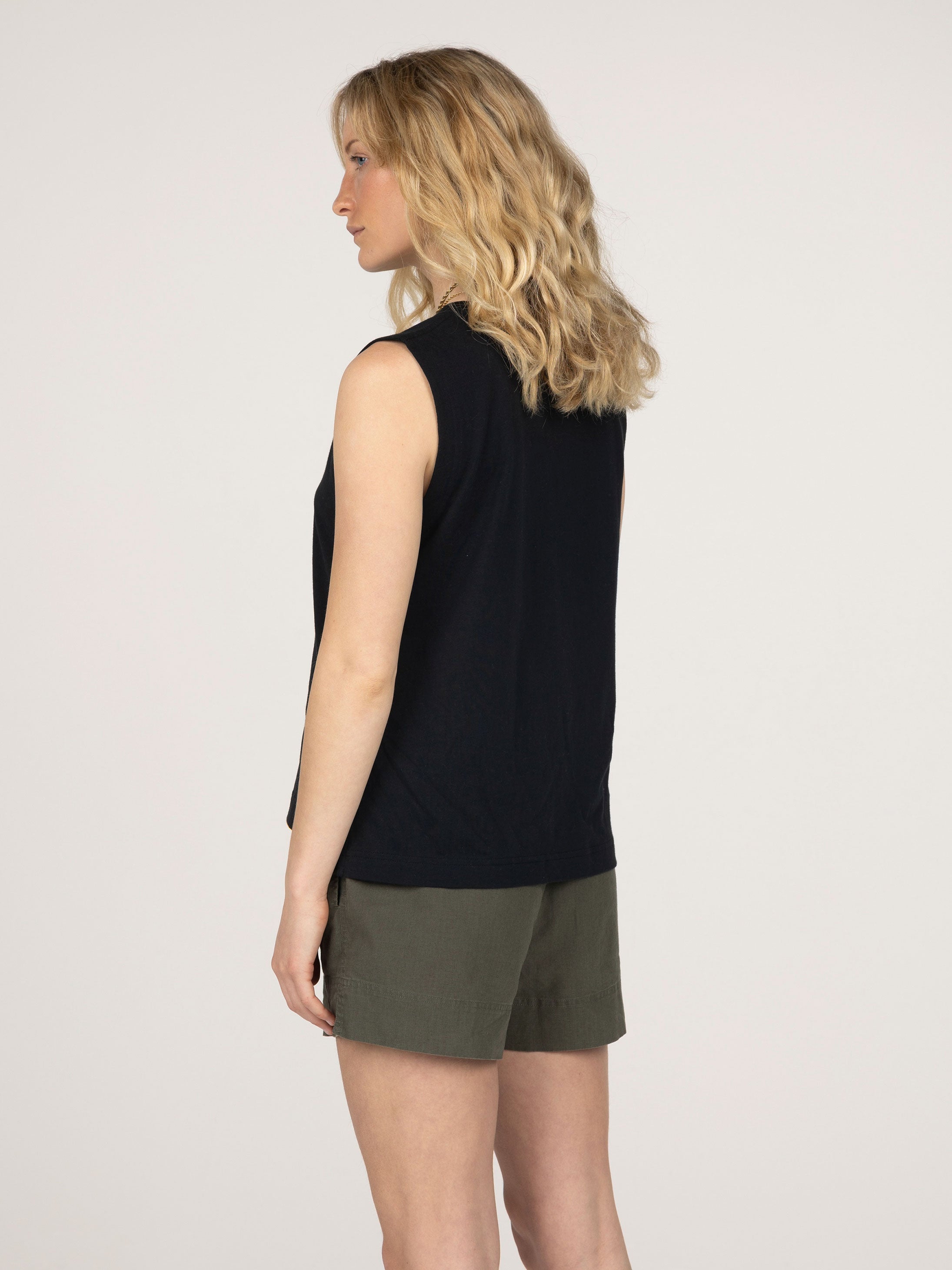 Women's Meskel Vest in Black | Finisterre